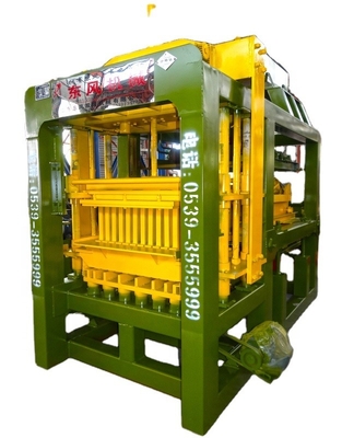 Bloc complètement automatique de machine concrète de la brique QTY4-15 faisant la ligne de machine